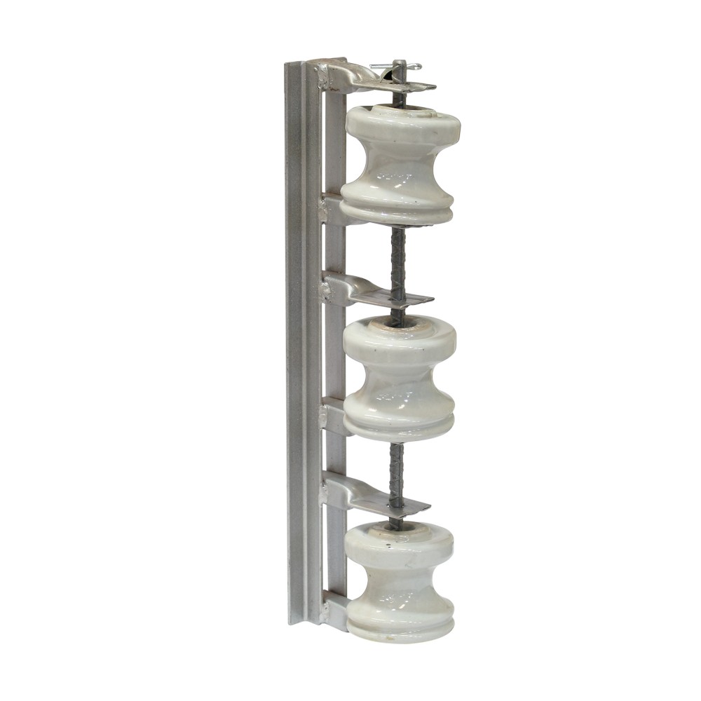 Percha tipo pesado con 3 aisladores 3 pulg (7.62 cm)